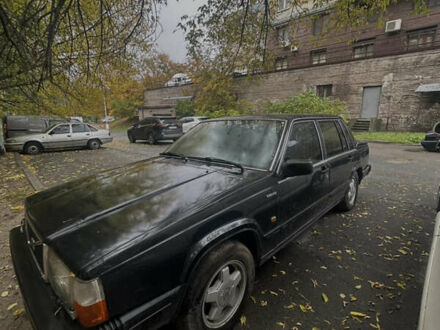 Серый Вольво 740, объемом двигателя 2.4 л и пробегом 350 тыс. км за 1700 $, фото 1 на Automoto.ua