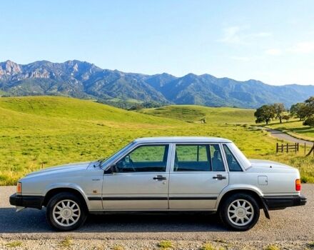 Серый Вольво 740, объемом двигателя 2.4 л и пробегом 0 тыс. км за 2700 $, фото 1 на Automoto.ua