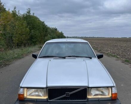 Серый Вольво 740, объемом двигателя 2.3 л и пробегом 400 тыс. км за 1300 $, фото 1 на Automoto.ua