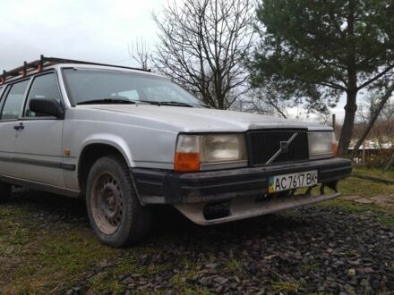 Серый Вольво 740, объемом двигателя 2.4 л и пробегом 500 тыс. км за 943 $, фото 1 на Automoto.ua