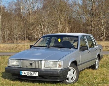 Сірий Вольво 740, об'ємом двигуна 2.3 л та пробігом 210 тис. км за 1800 $, фото 1 на Automoto.ua