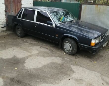 Синий Вольво 740, объемом двигателя 2.5 л и пробегом 476 тыс. км за 1150 $, фото 5 на Automoto.ua