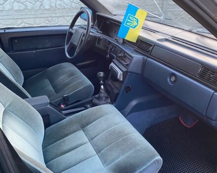 Синий Вольво 740, объемом двигателя 2.3 л и пробегом 340 тыс. км за 1421 $, фото 6 на Automoto.ua