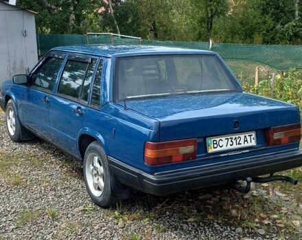Синий Вольво 740, объемом двигателя 2.3 л и пробегом 300 тыс. км за 2300 $, фото 1 на Automoto.ua