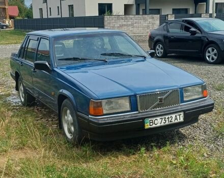 Синий Вольво 740, объемом двигателя 2.3 л и пробегом 300 тыс. км за 2300 $, фото 3 на Automoto.ua