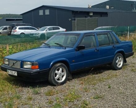 Синий Вольво 740, объемом двигателя 2.3 л и пробегом 300 тыс. км за 2300 $, фото 2 на Automoto.ua