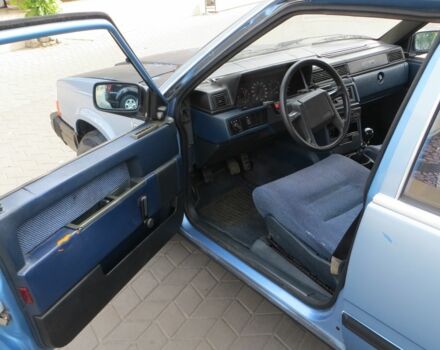 Синий Вольво 740, объемом двигателя 2.3 л и пробегом 1 тыс. км за 1700 $, фото 7 на Automoto.ua