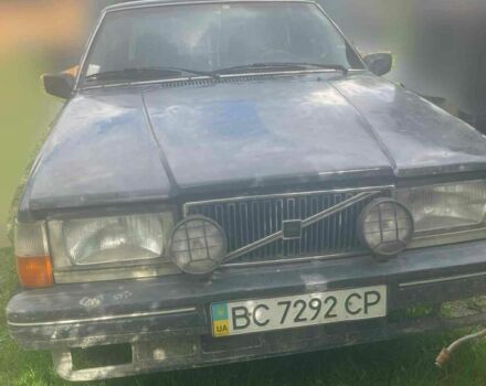 Синий Вольво 740, объемом двигателя 2.4 л и пробегом 450 тыс. км за 900 $, фото 1 на Automoto.ua