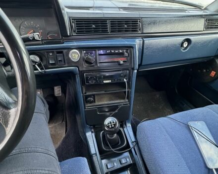Синий Вольво 740, объемом двигателя 2 л и пробегом 350 тыс. км за 1350 $, фото 9 на Automoto.ua