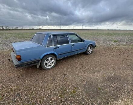 Синий Вольво 740, объемом двигателя 2 л и пробегом 350 тыс. км за 1350 $, фото 4 на Automoto.ua