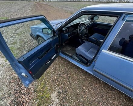 Синий Вольво 740, объемом двигателя 2 л и пробегом 350 тыс. км за 1350 $, фото 8 на Automoto.ua