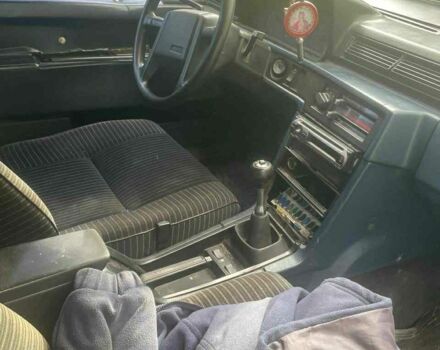 Синий Вольво 740, объемом двигателя 2.4 л и пробегом 450 тыс. км за 900 $, фото 2 на Automoto.ua
