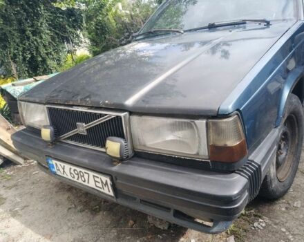 Синий Вольво 740, объемом двигателя 2.4 л и пробегом 100 тыс. км за 2211 $, фото 1 на Automoto.ua