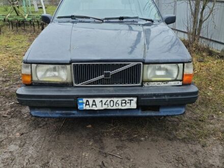 Синий Вольво 740, объемом двигателя 2 л и пробегом 466 тыс. км за 550 $, фото 1 на Automoto.ua