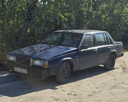Синий Вольво 740, объемом двигателя 2 л и пробегом 777 тыс. км за 1701 $, фото 1 на Automoto.ua