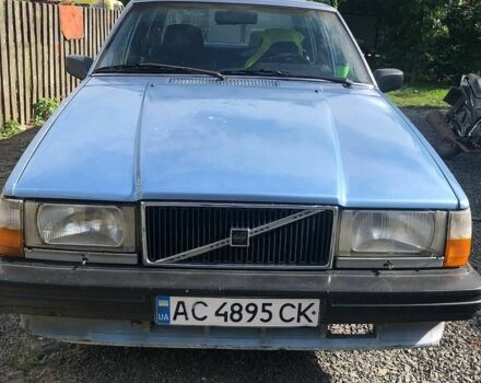 Синий Вольво 740, объемом двигателя 2.3 л и пробегом 448 тыс. км за 1300 $, фото 1 на Automoto.ua