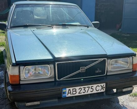 Синий Вольво 740, объемом двигателя 2.3 л и пробегом 250 тыс. км за 2700 $, фото 1 на Automoto.ua