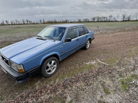 Вольво 740 1989 в Южное на Automoto.ua Синий Вольво 740, объемом двигателя 2 л и пробегом 350 тыс. км за 1350 $, фото 1 на Automoto.ua