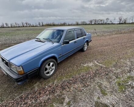 Синий Вольво 740, объемом двигателя 2 л и пробегом 350 тыс. км за 1350 $, фото 1 на Automoto.ua
