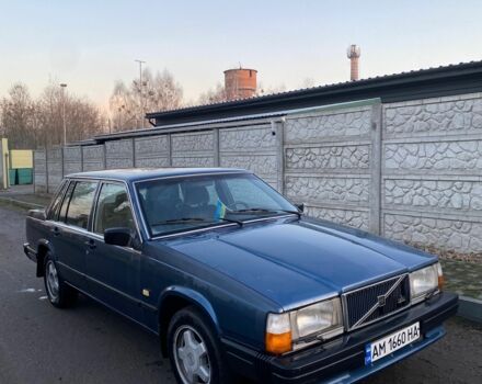 Синий Вольво 740, объемом двигателя 2.3 л и пробегом 340 тыс. км за 1421 $, фото 1 на Automoto.ua