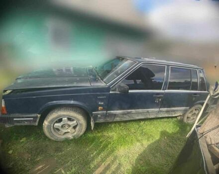 Синий Вольво 740, объемом двигателя 2.4 л и пробегом 450 тыс. км за 900 $, фото 1 на Automoto.ua