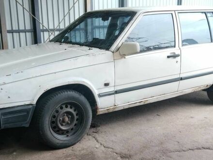 Білий Вольво 744, об'ємом двигуна 2.3 л та пробігом 480 тис. км за 597 $, фото 1 на Automoto.ua