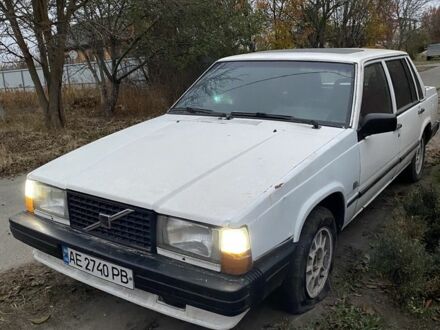 Вольво 760 1985 у Полтаві на Automoto.ua Білий Вольво 760, об'ємом двигуна 2.3 л та пробігом 300 тис. км за 1208 $, фото 1 на Automoto.ua