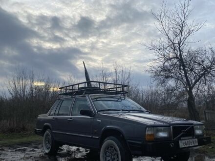 Сірий Вольво 760, об'ємом двигуна 0 л та пробігом 400 тис. км за 2200 $, фото 1 на Automoto.ua