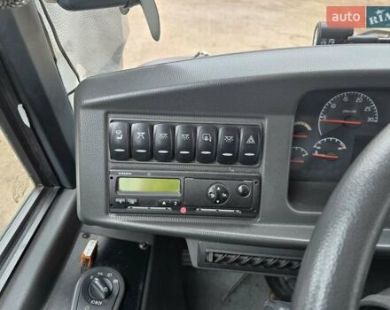 Белый Вольво 7700, объемом двигателя 9.37 л и пробегом 500 тыс. км за 17900 $, фото 9 на Automoto.ua