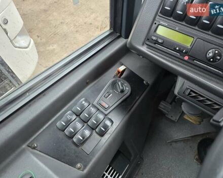 Белый Вольво 7700, объемом двигателя 9.37 л и пробегом 500 тыс. км за 17900 $, фото 10 на Automoto.ua