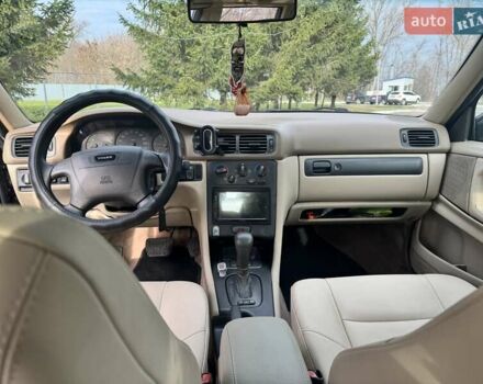 Синий Вольво 850, объемом двигателя 2.5 л и пробегом 460 тыс. км за 2500 $, фото 4 на Automoto.ua