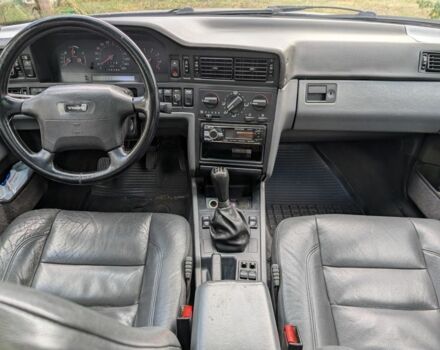 Синий Вольво 850, объемом двигателя 2.3 л и пробегом 305 тыс. км за 1750 $, фото 2 на Automoto.ua