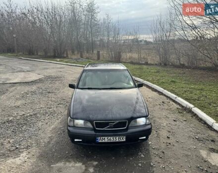 Синий Вольво 850, объемом двигателя 2.5 л и пробегом 460 тыс. км за 2500 $, фото 1 на Automoto.ua