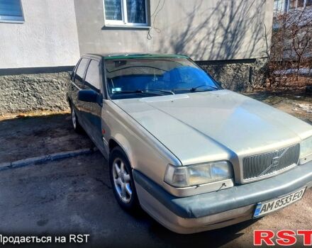 Зеленый Вольво 850, объемом двигателя 2.4 л и пробегом 250 тыс. км за 1500 $, фото 1 на Automoto.ua