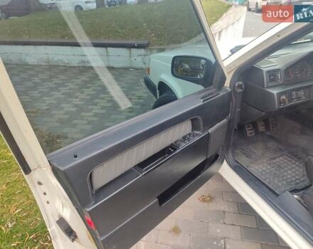 Белый Вольво 940, объемом двигателя 2.3 л и пробегом 398 тыс. км за 3200 $, фото 12 на Automoto.ua
