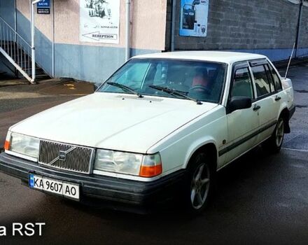 Белый Вольво 940, объемом двигателя 2 л и пробегом 245 тыс. км за 2100 $, фото 1 на Automoto.ua
