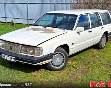 Белый Вольво 940, объемом двигателя 2.3 л и пробегом 500 тыс. км за 1300 $, фото 1 на Automoto.ua