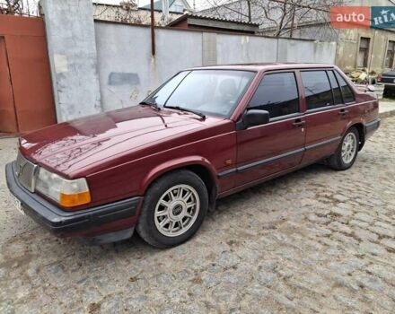 Красный Вольво 940, объемом двигателя 2.38 л и пробегом 300 тыс. км за 3300 $, фото 1 на Automoto.ua