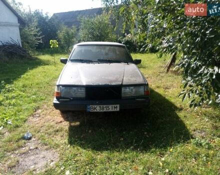 Синий Вольво 940, объемом двигателя 2.5 л и пробегом 500 тыс. км за 1500 $, фото 1 на Automoto.ua