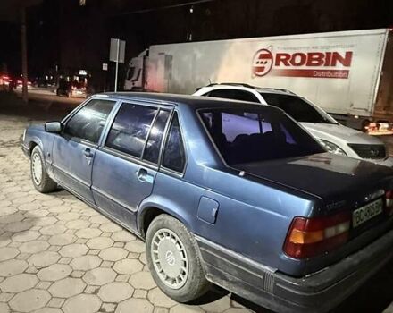 Синий Вольво 940, объемом двигателя 2.3 л и пробегом 250 тыс. км за 1600 $, фото 3 на Automoto.ua