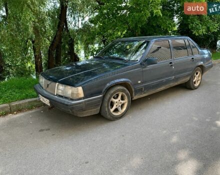 Синий Вольво 940, объемом двигателя 2.36 л и пробегом 544 тыс. км за 900 $, фото 1 на Automoto.ua