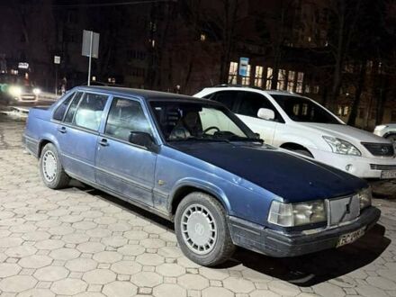 Синий Вольво 940, объемом двигателя 2.3 л и пробегом 250 тыс. км за 1600 $, фото 1 на Automoto.ua
