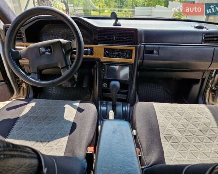 Серый Вольво 960, объемом двигателя 2.92 л и пробегом 370 тыс. км за 2900 $, фото 9 на Automoto.ua