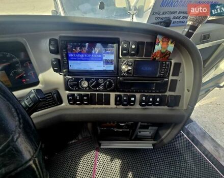 Белый Вольво Б12, объемом двигателя 12 л и пробегом 140 тыс. км за 69500 $, фото 2 на Automoto.ua