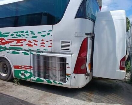 Белый Вольво Б12, объемом двигателя 12.13 л и пробегом 402 тыс. км за 39000 $, фото 7 на Automoto.ua