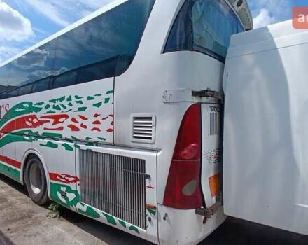 Белый Вольво Б12, объемом двигателя 12.13 л и пробегом 402 тыс. км за 39000 $, фото 8 на Automoto.ua