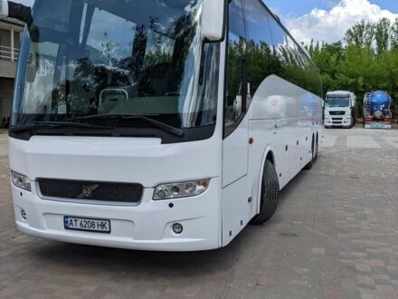 Белый Вольво Б12, объемом двигателя 12.1 л и пробегом 1000 тыс. км за 46320 $, фото 1 на Automoto.ua