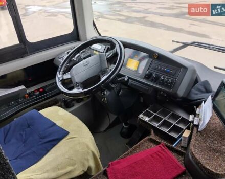 Желтый Вольво Б7Р, объемом двигателя 9.4 л и пробегом 500 тыс. км за 29900 $, фото 10 на Automoto.ua