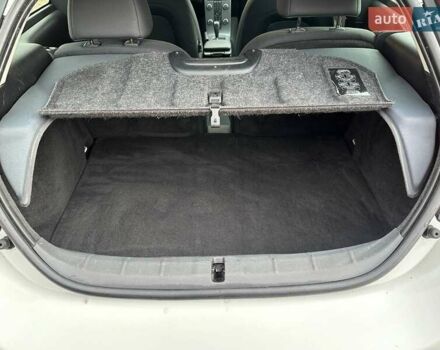 Белый Вольво Ц30, объемом двигателя 1.98 л и пробегом 196 тыс. км за 7600 $, фото 26 на Automoto.ua