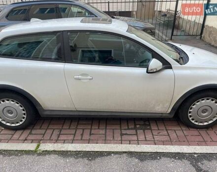 Белый Вольво Ц30, объемом двигателя 1.98 л и пробегом 196 тыс. км за 7600 $, фото 63 на Automoto.ua